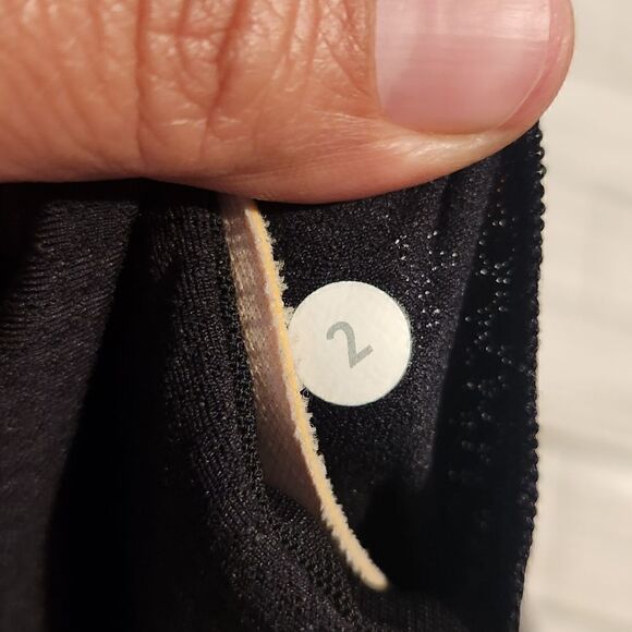 Lululemon Athletica Aria II Black and White Striped Tank Top Size 2 - Picture 6 of 11